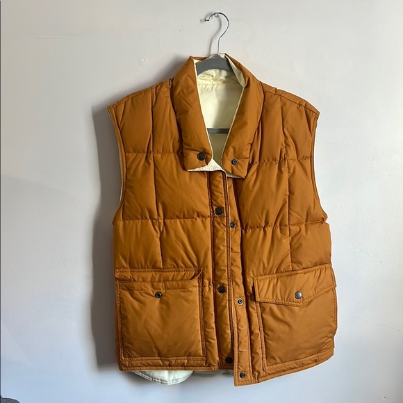 Tan Quilted Puffer Vest with Prominent Collar - Picture 1 of 2